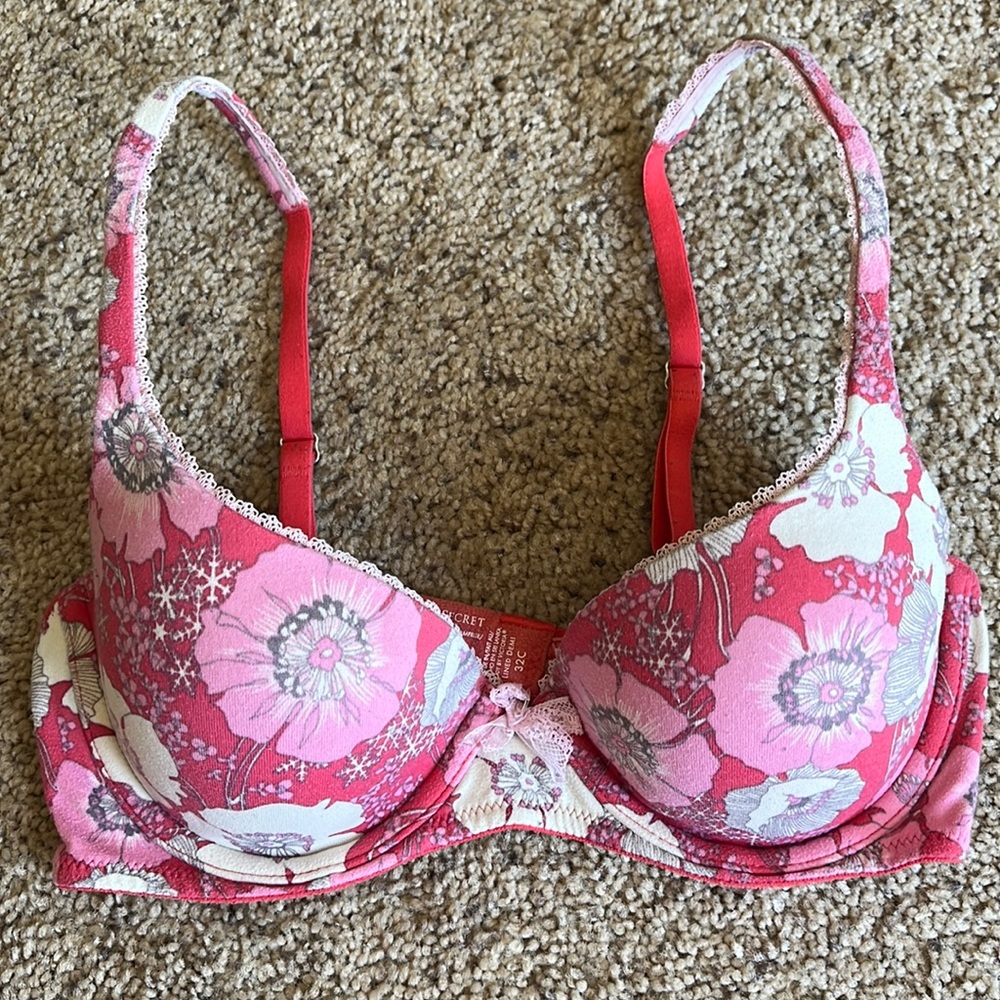 Victoria’s Secret Body by Victoria Lined Demi Bra